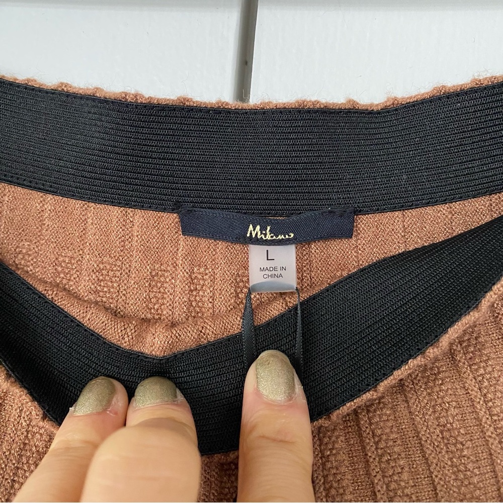 MILANO Elegant Camel Knit Pleated Skirt! 🍂 - Picture 10 of 14